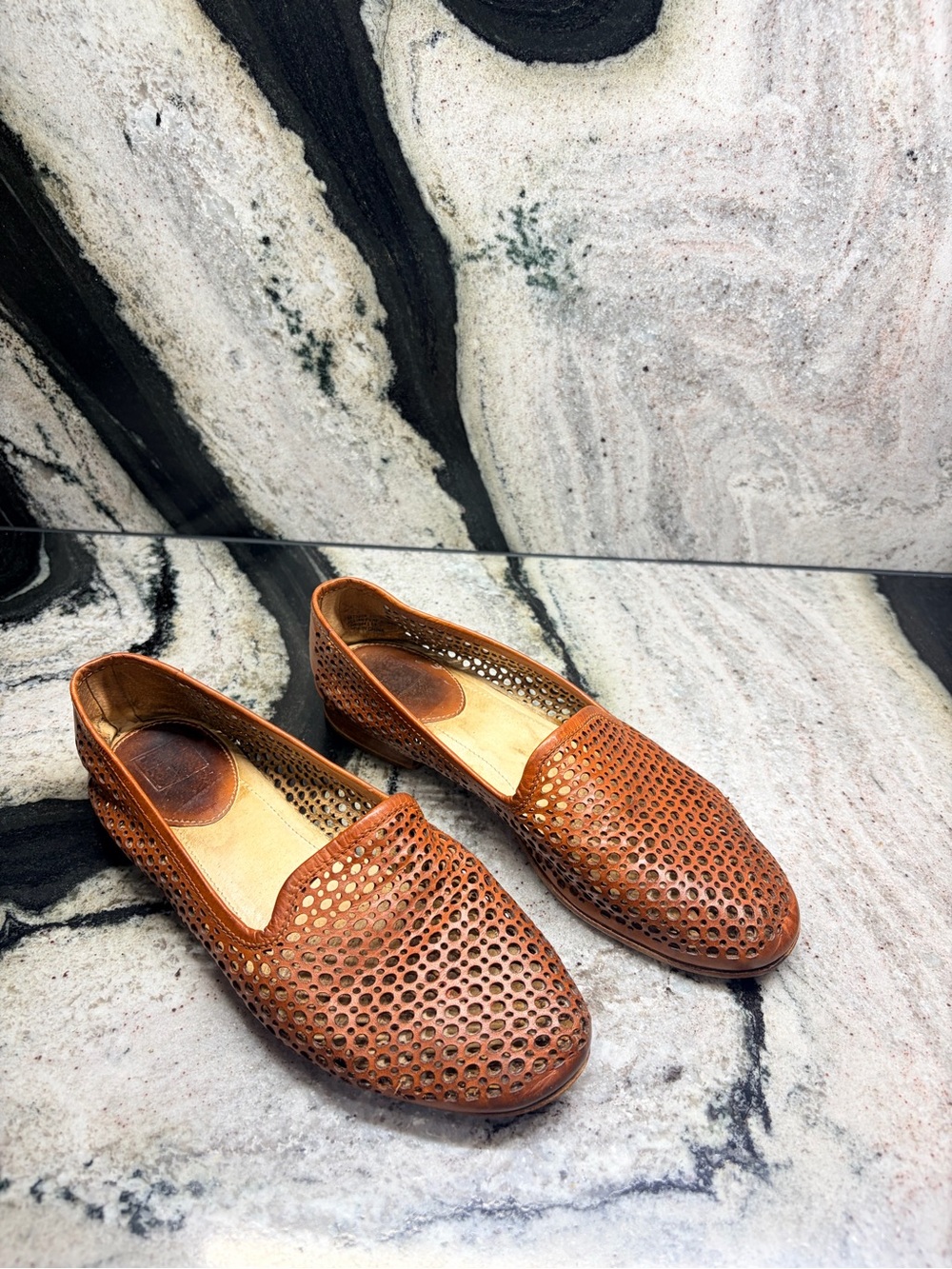 Frye Women’s 7.5 Cognac Leather Perforated Loafers Flats Slip On